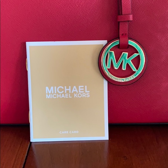 ✨Sold✨ Michael Kors Jet Set Tote - Picture 3 of 8